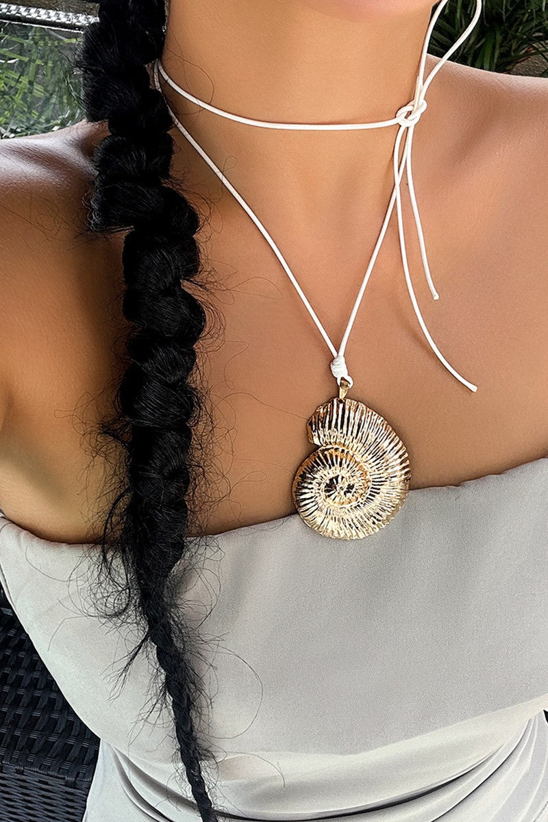 Shell Pendant Necklace