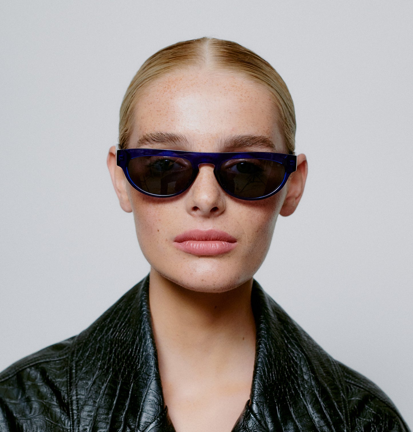 JAKE – DARK BLUE TRANSPARENT