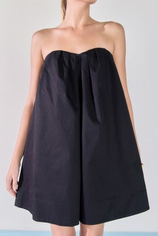 Strapless pintuck dress
